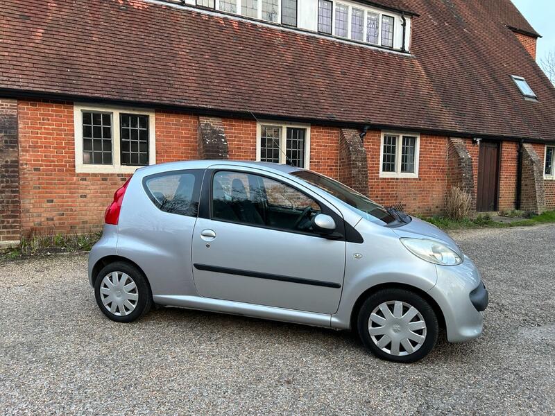 View PEUGEOT 107 1.0 12V Urban