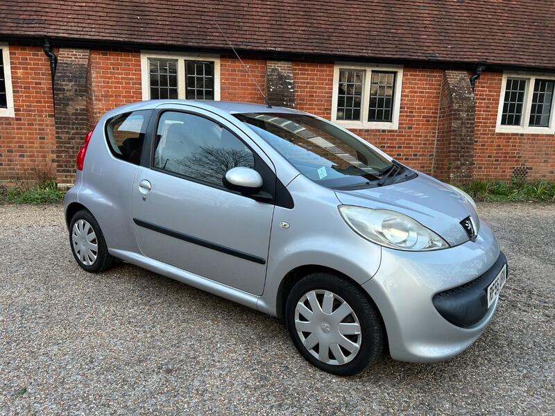 PEUGEOT 107