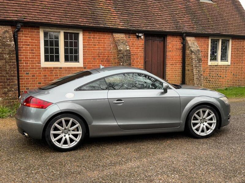 AUDI TT