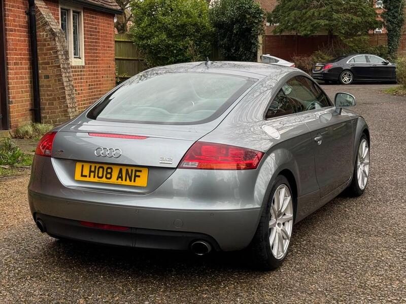 AUDI TT