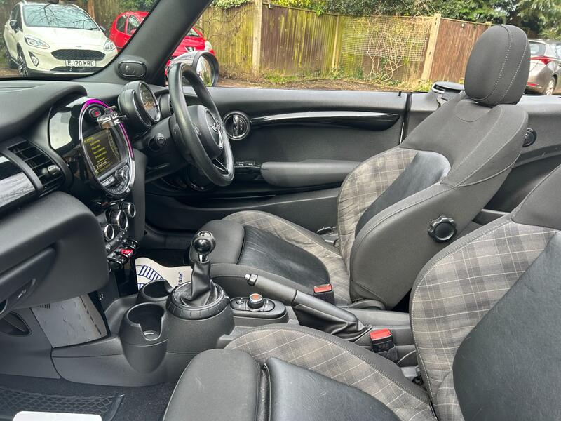 View MINI CONVERTIBLE 1.5 Cooper Convertible