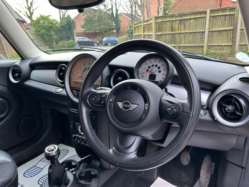 MINI HATCH
