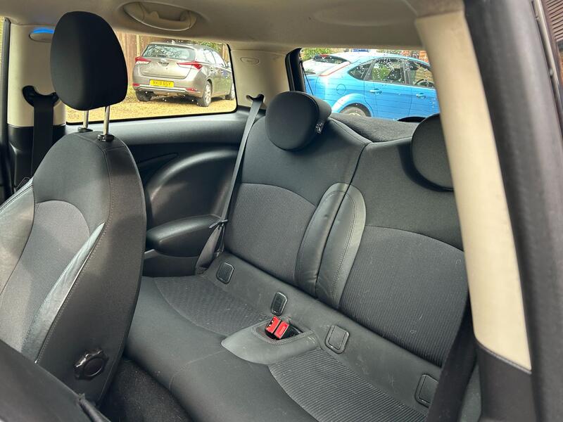 MINI HATCH