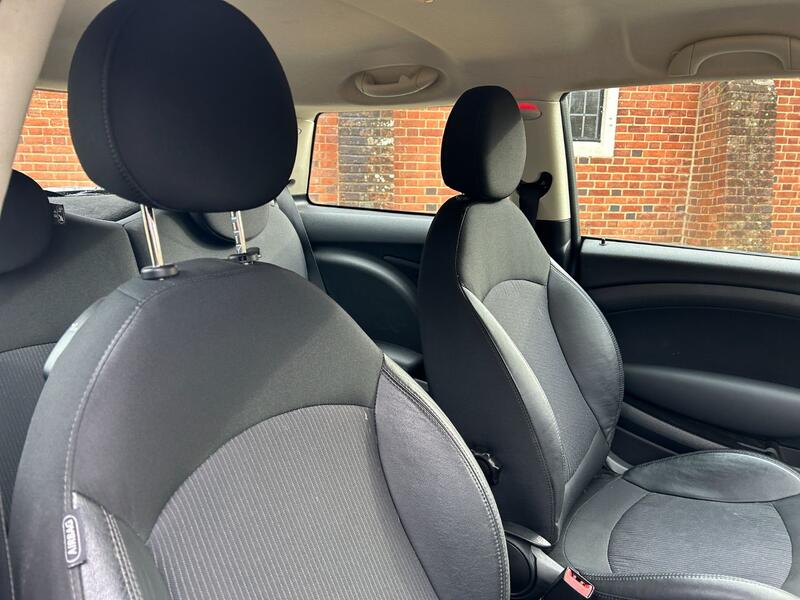 MINI HATCH