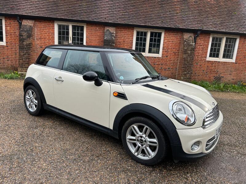 MINI HATCH
