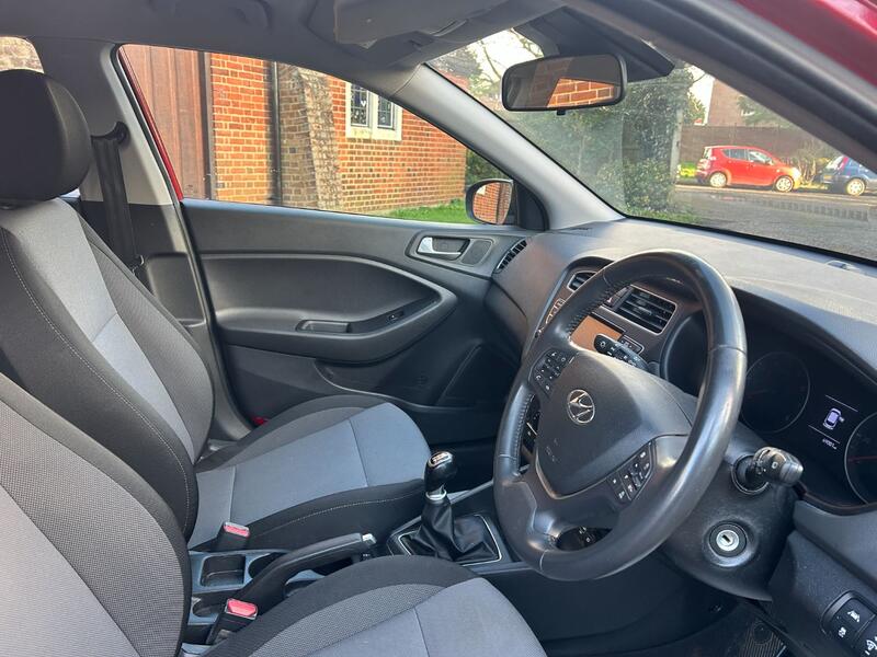 View HYUNDAI I20 1.2 SE Launch Edition