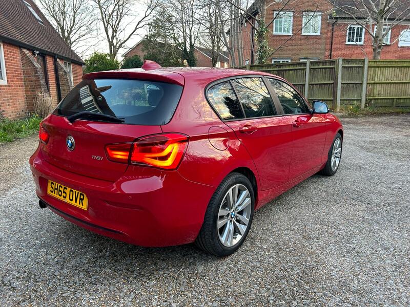 BMW 1 SERIES