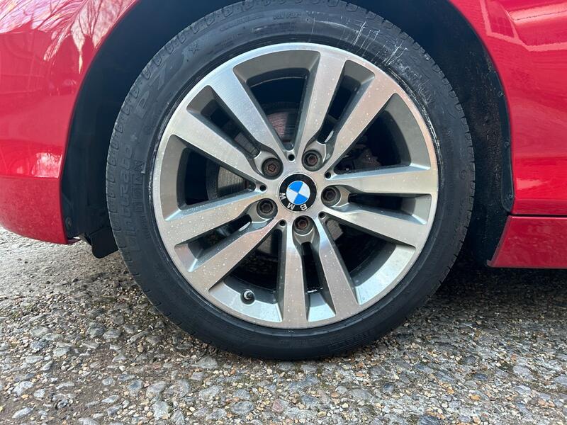 BMW 1 SERIES