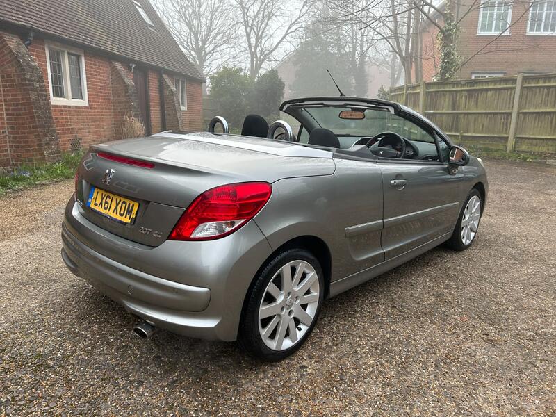 PEUGEOT 207 CC