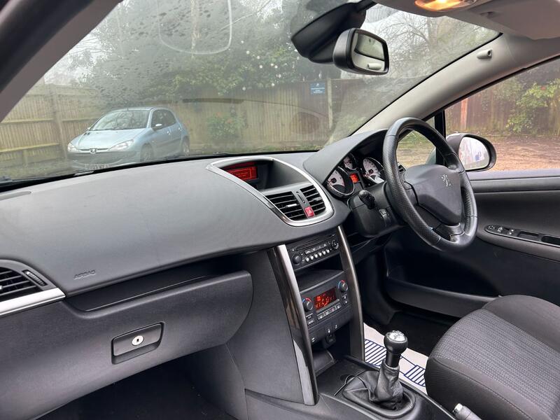 PEUGEOT 207 CC