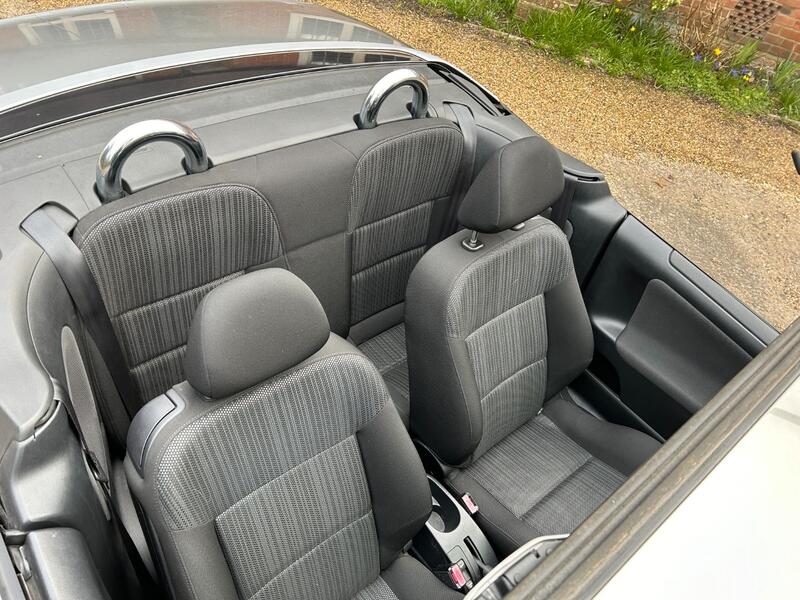 PEUGEOT 207 CC