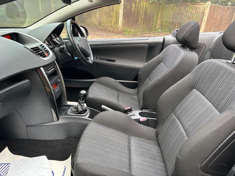 PEUGEOT 207 CC