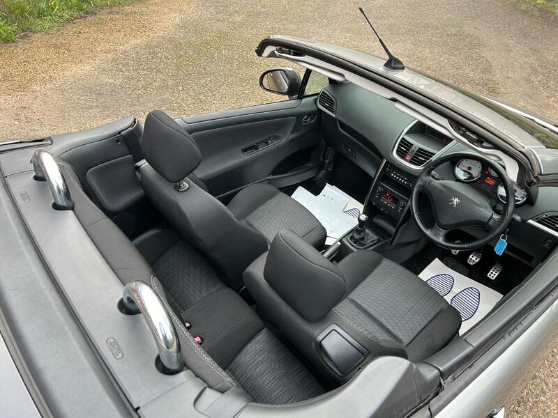 PEUGEOT 207 CC