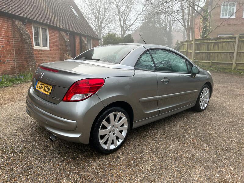 PEUGEOT 207 CC