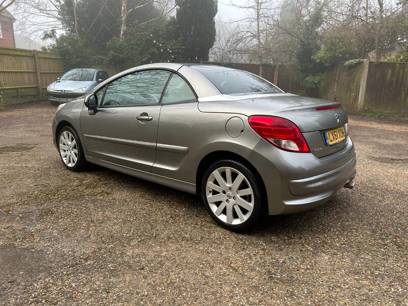 PEUGEOT 207 CC