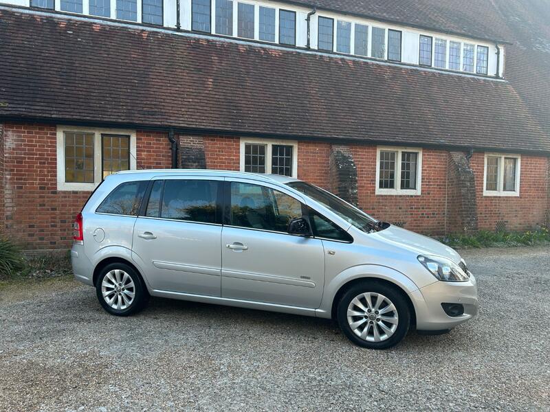 View VAUXHALL ZAFIRA 1.7 CDTi ecoFLEX Design Nav 7 Seats