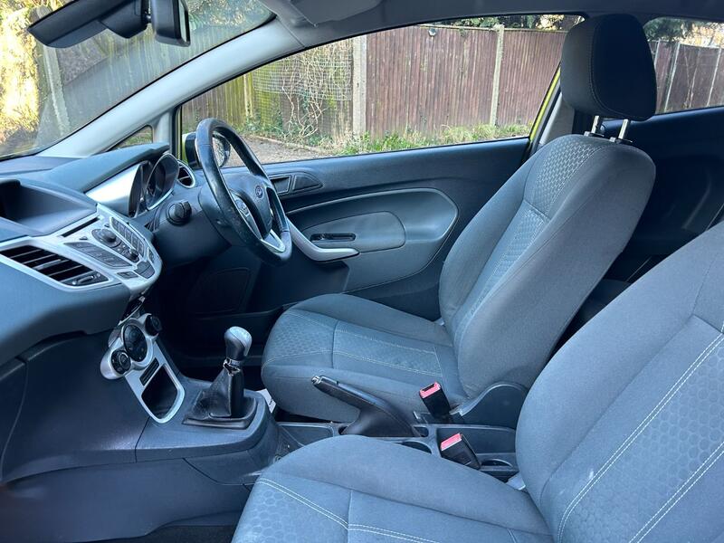 View FORD FIESTA 1.4 Titanium