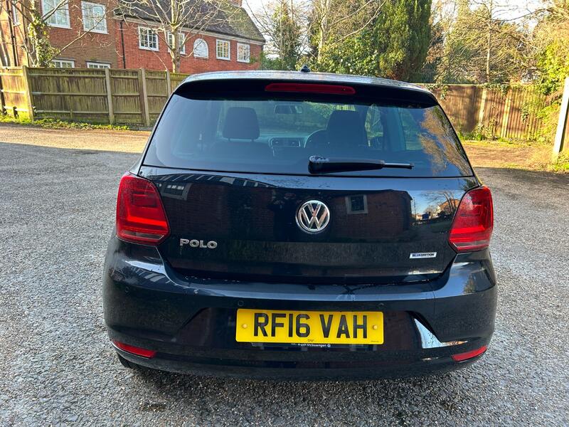VOLKSWAGEN POLO