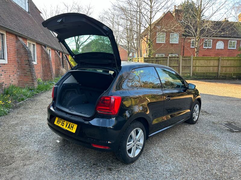 VOLKSWAGEN POLO