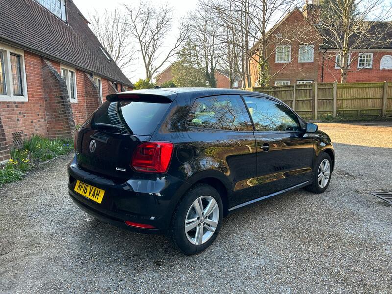 VOLKSWAGEN POLO