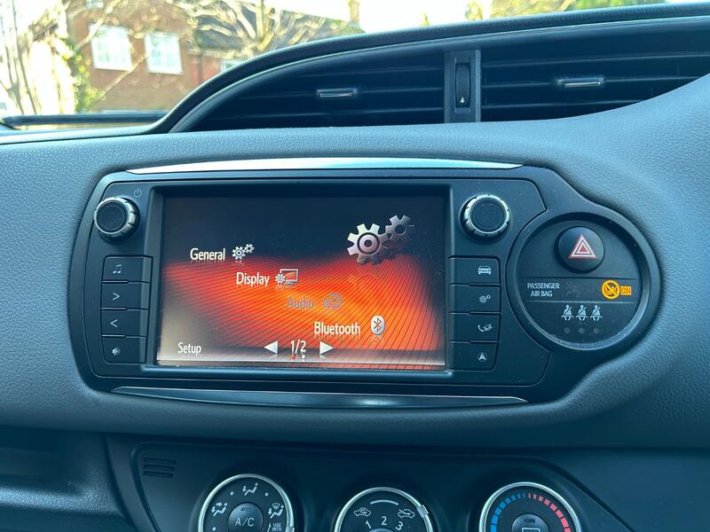 TOYOTA YARIS