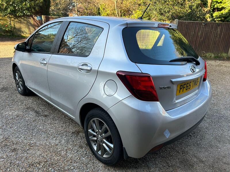 TOYOTA YARIS