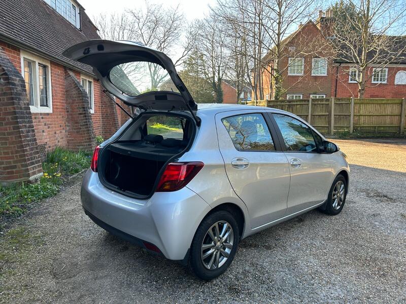 TOYOTA YARIS