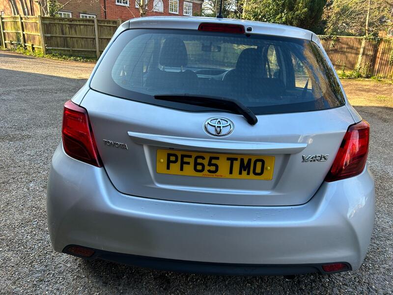 TOYOTA YARIS