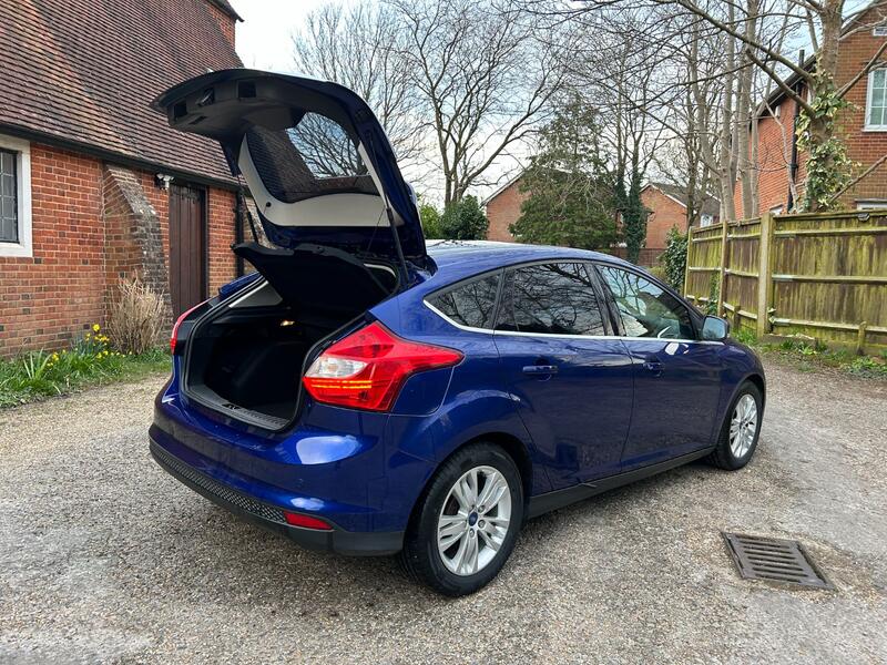 FORD FOCUS