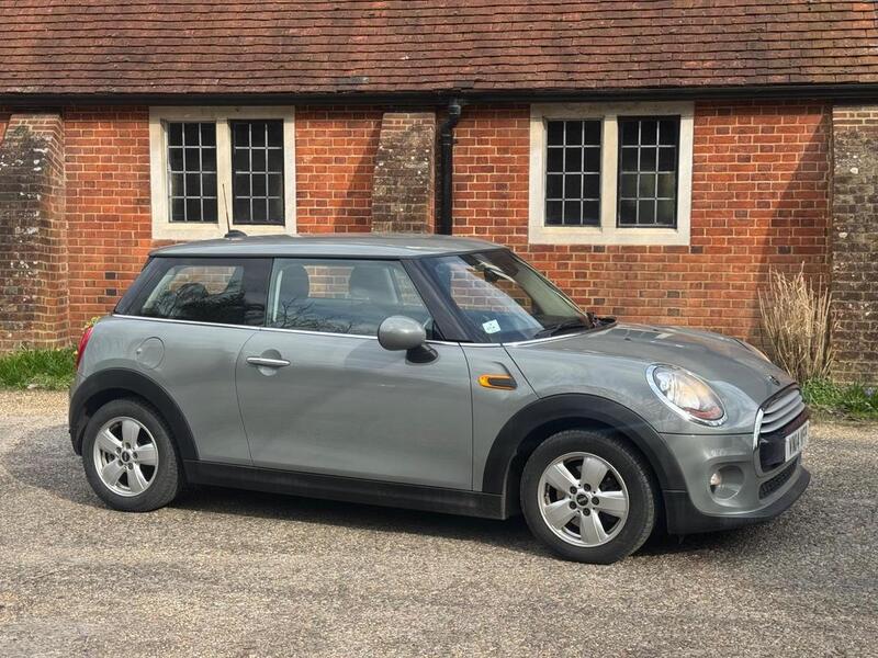 View MINI HATCH 1.5 Cooper 3-Door Hatch