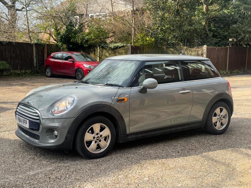 MINI HATCH