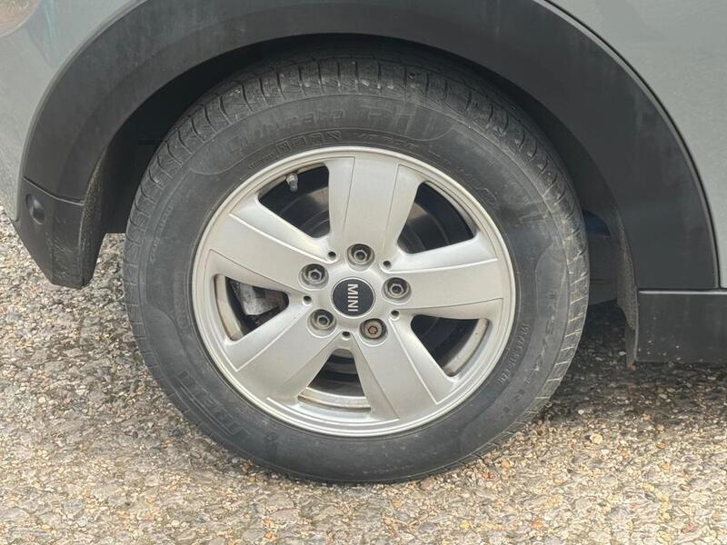 MINI HATCH