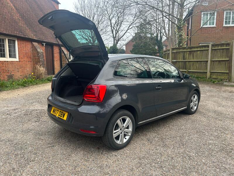 VOLKSWAGEN POLO