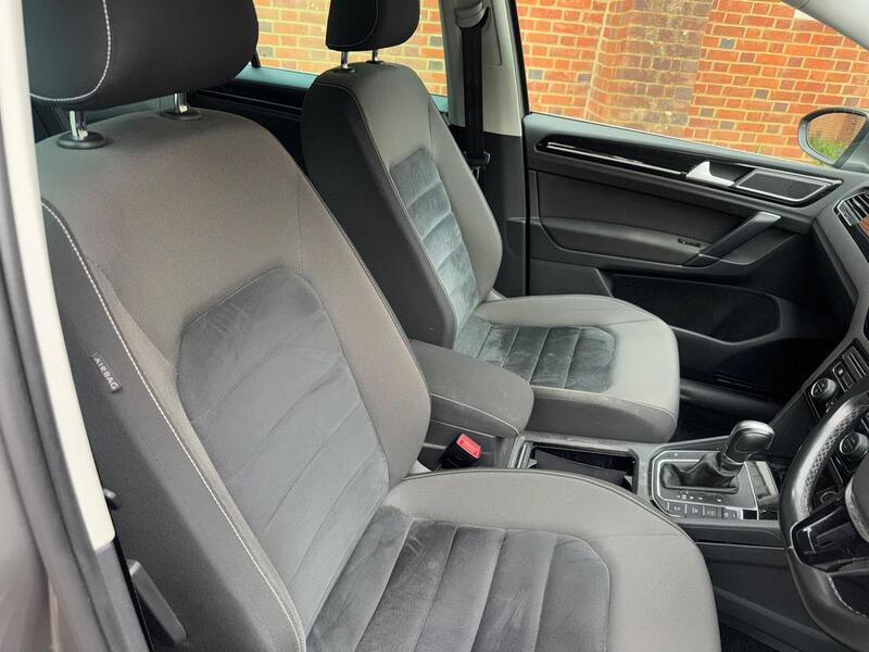 VOLKSWAGEN GOLF SV