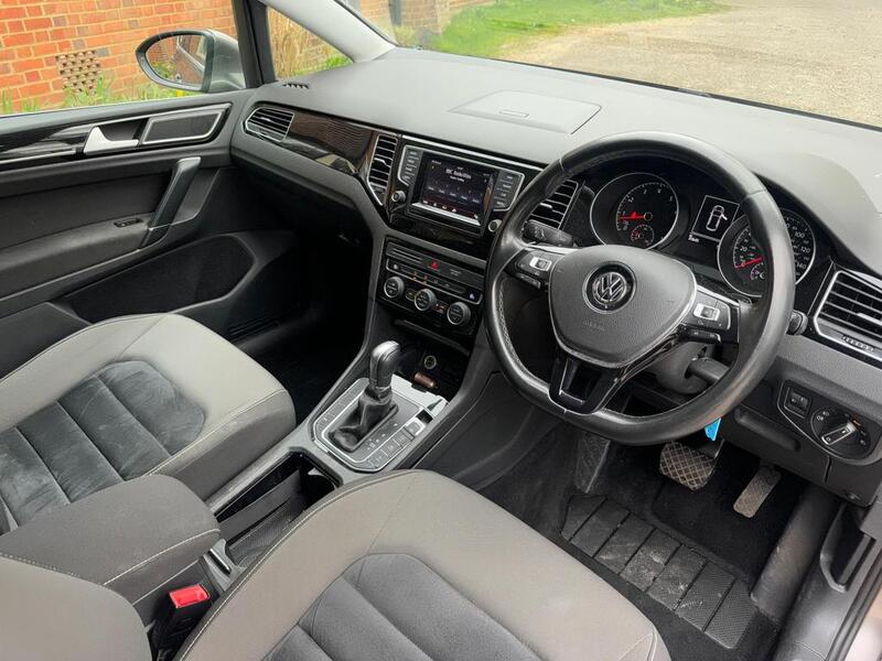 VOLKSWAGEN GOLF SV