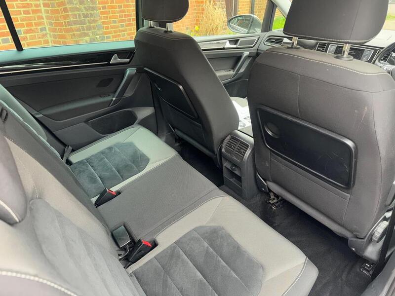 VOLKSWAGEN GOLF SV