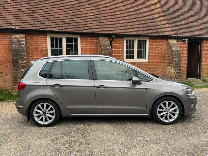 VOLKSWAGEN GOLF SV