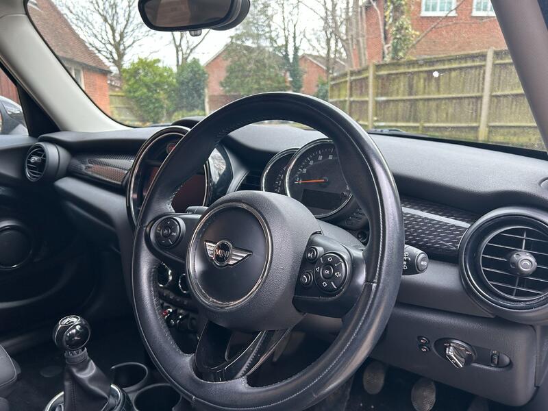 MINI HATCH