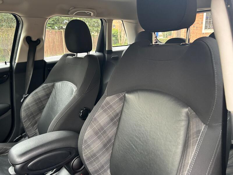 MINI HATCH