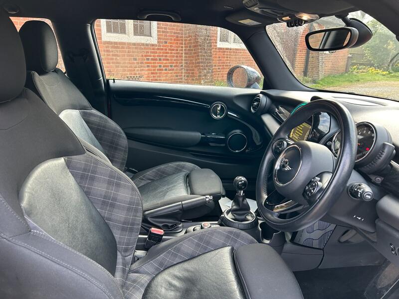 View MINI HATCH 1.5 Cooper 3-Door Hatch
