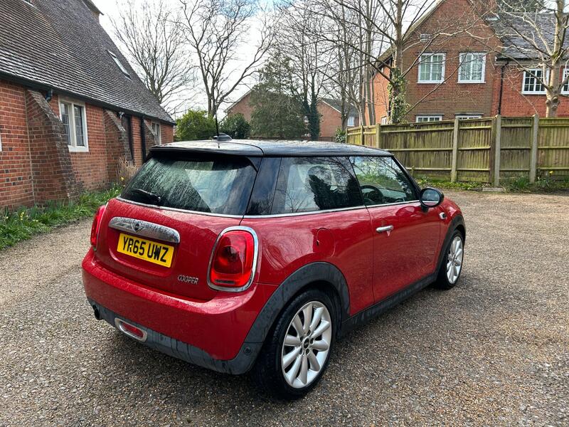 MINI HATCH