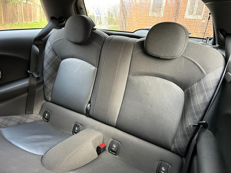 MINI HATCH