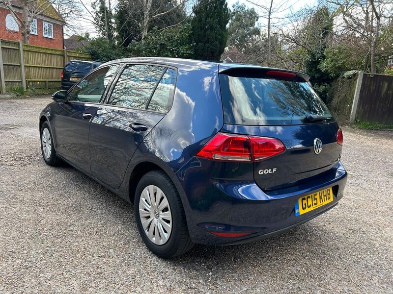 VOLKSWAGEN GOLF