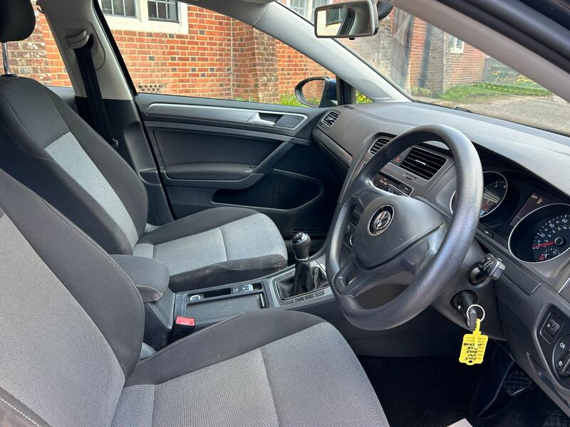 View VOLKSWAGEN GOLF 1.2 TSI BlueMotion Tech S