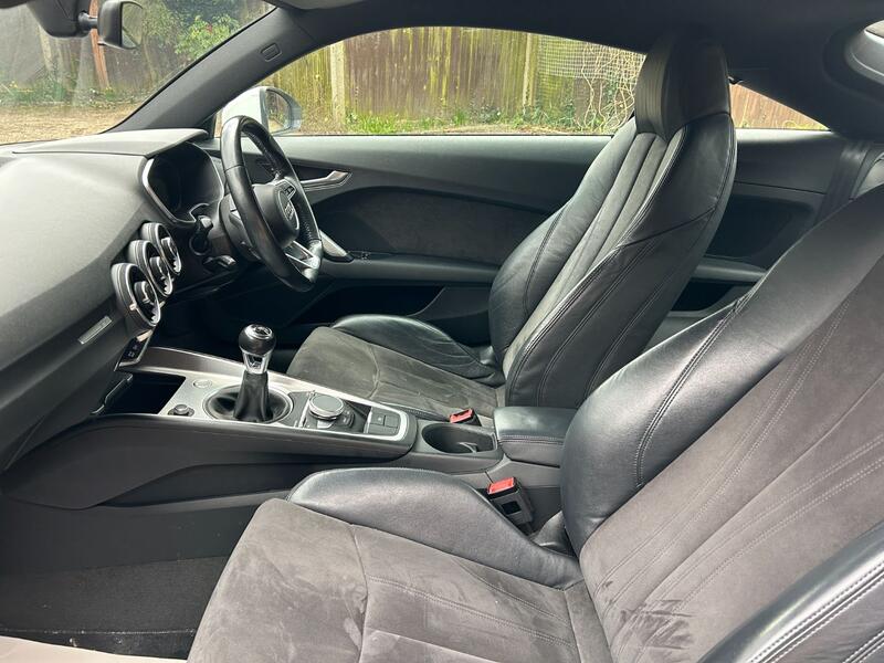 AUDI TT