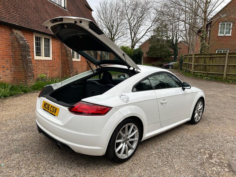 AUDI TT
