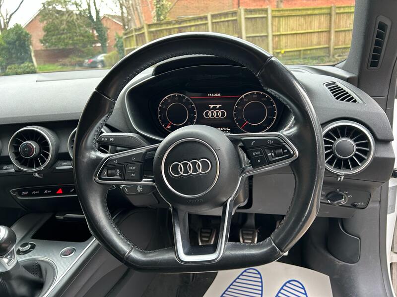 AUDI TT