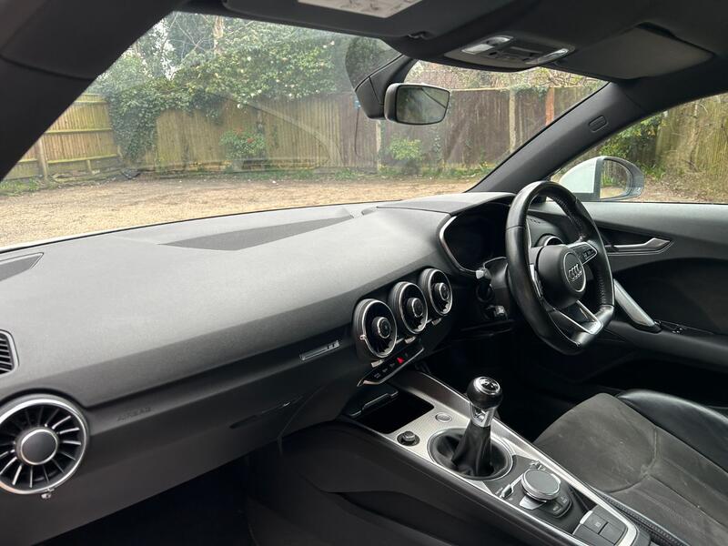 AUDI TT