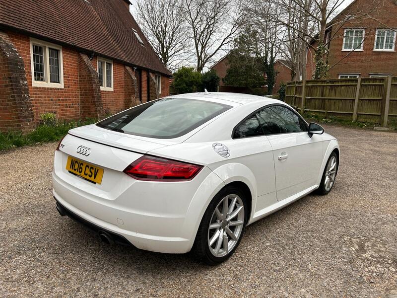 AUDI TT