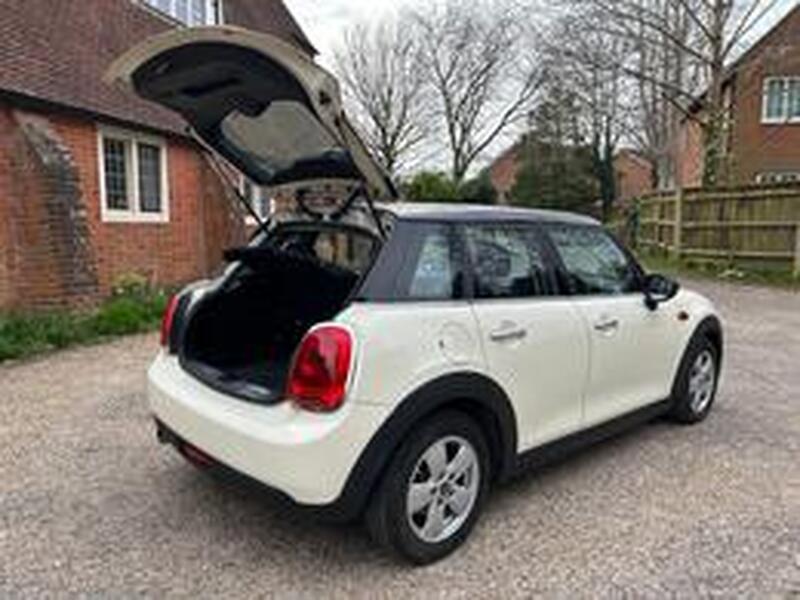 MINI HATCH